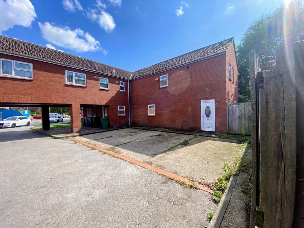 Property photo 1 of 9 Picture No. 10