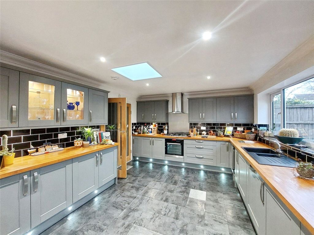 Property photo 3 of 19 Picture No. 03