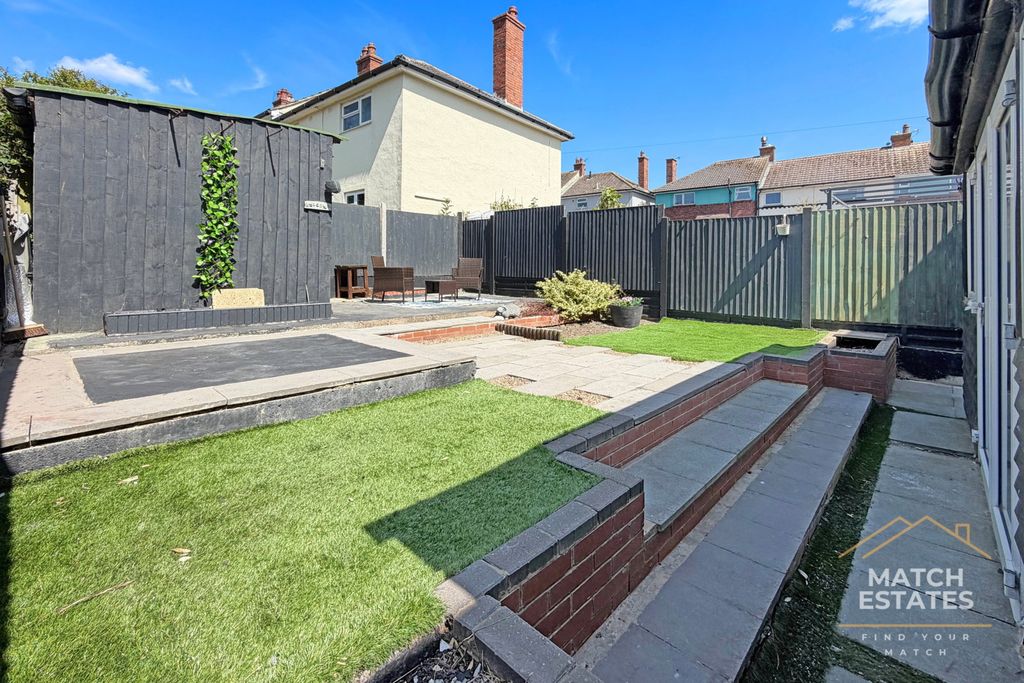 Property photo 3 of 14