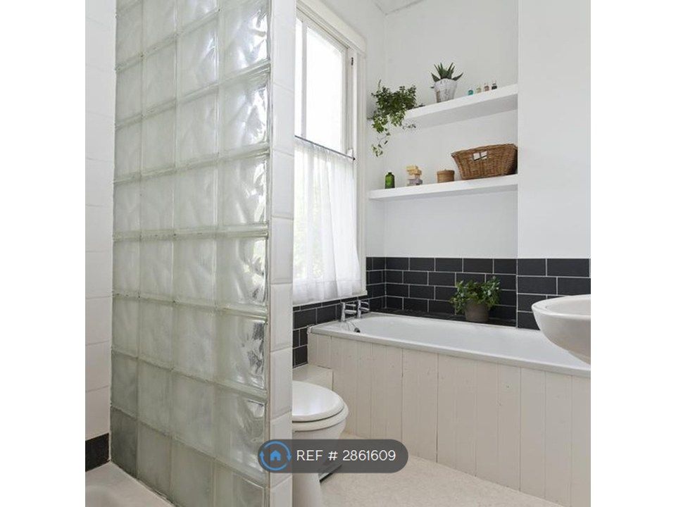 Property photo 3 of 6 Bathroom