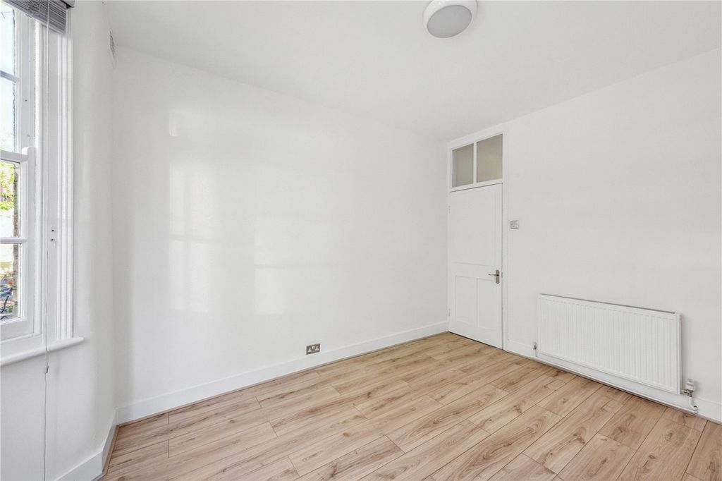 Property photo 1 of 9 Picture No. 08
