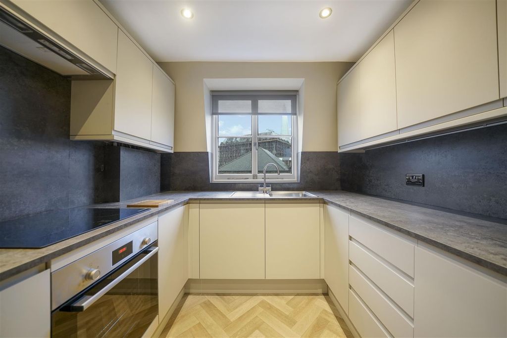 Property photo 3 of 19 Flat C, 59 Trinity Church Square - Nhh0Irov1Rezpry