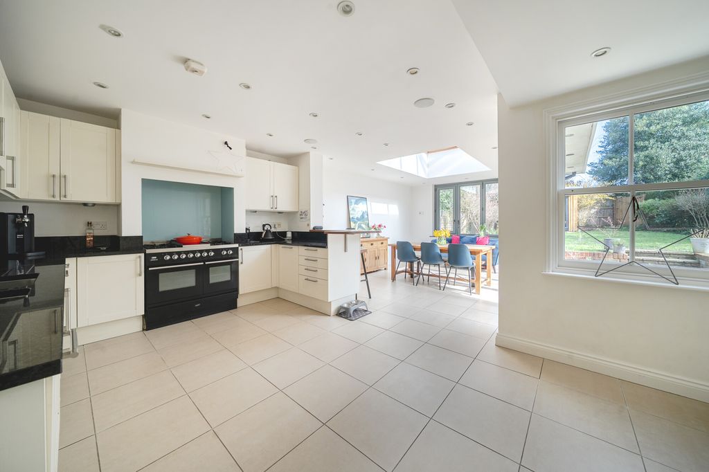 Property photo 3 of 12