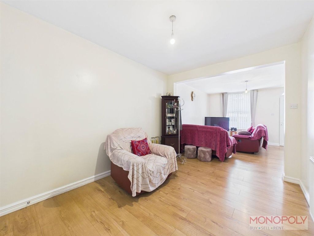 Property photo 3 of 15 Cam04439G0-Pr0284-Still001.Jpg