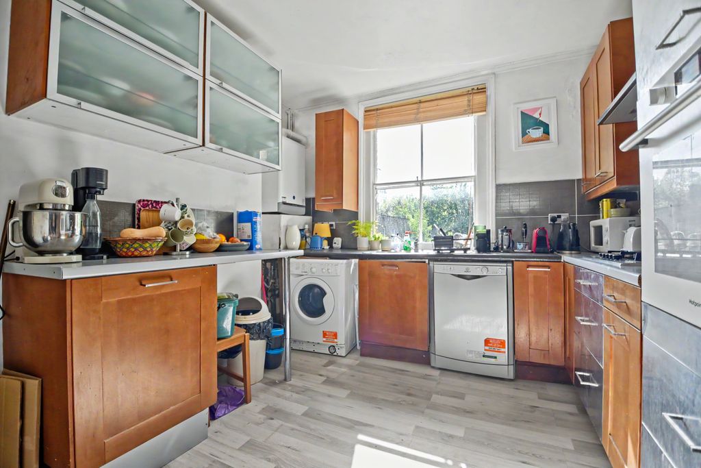 Property photo 3 of 8