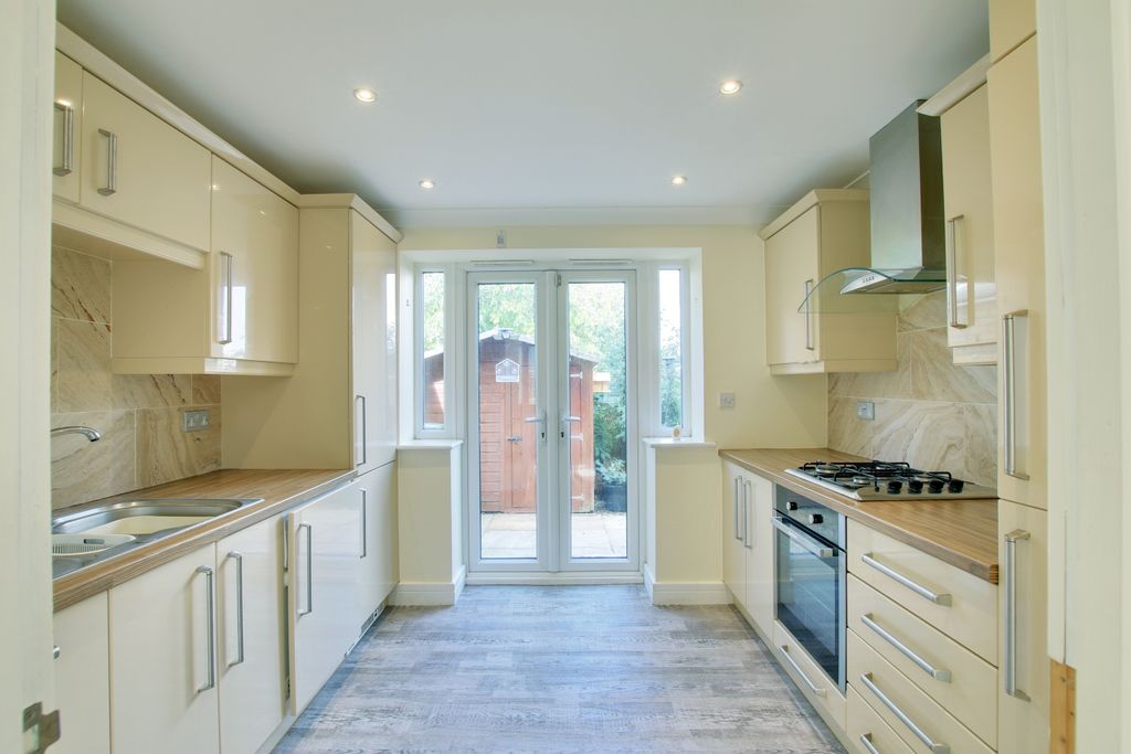Property photo 3 of 15 Img_4361-Img_4363
