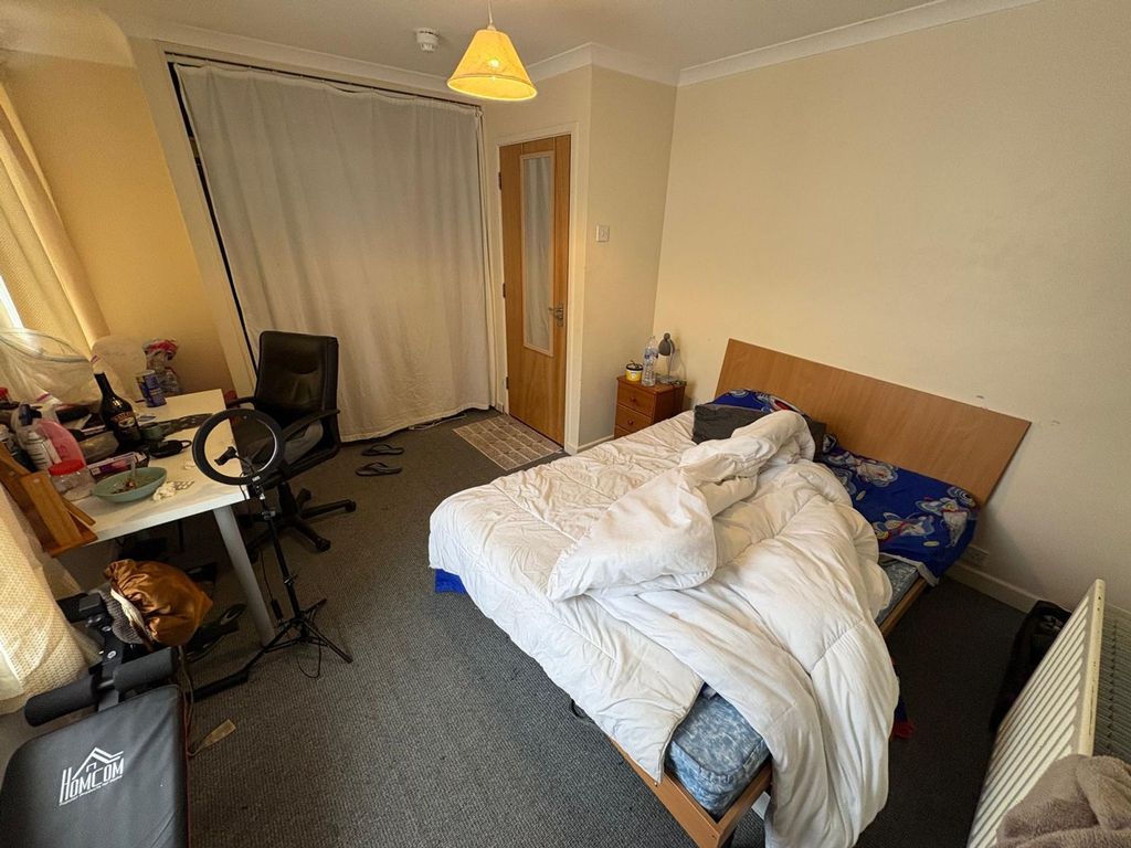 Property photo 3 of 7