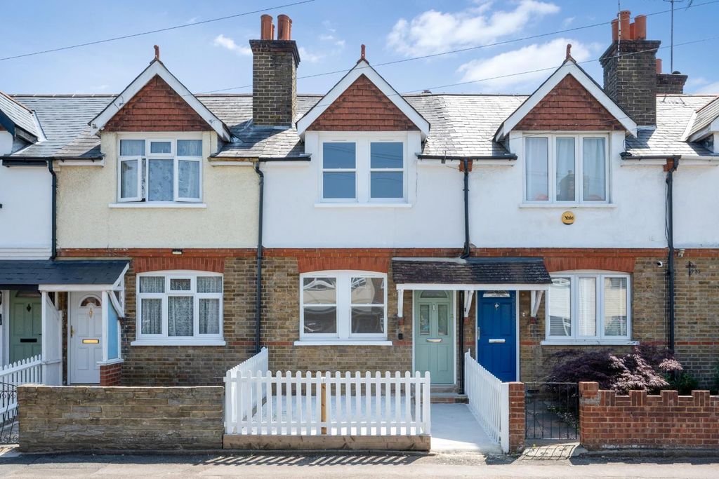 Property photo 1 of 14 Middle Lane
