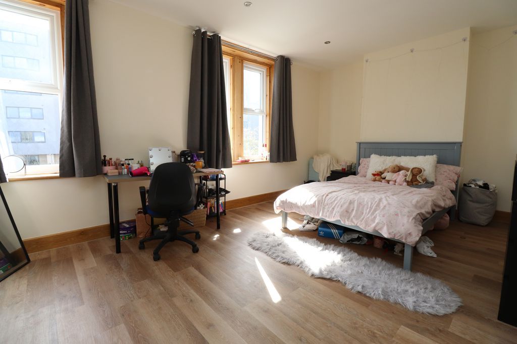 Property photo 2 of 8 Photo 6