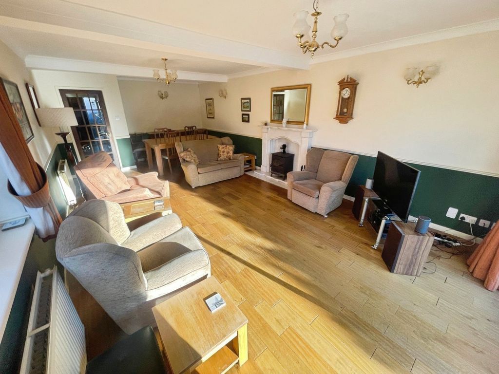 Property photo 2 of 30 Sitting Room