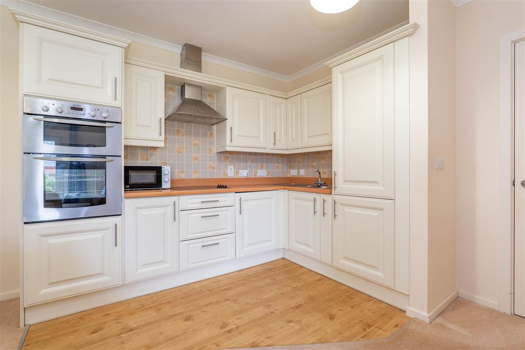 Property photo 3 of 20 Lounge/Kitchen/Diner