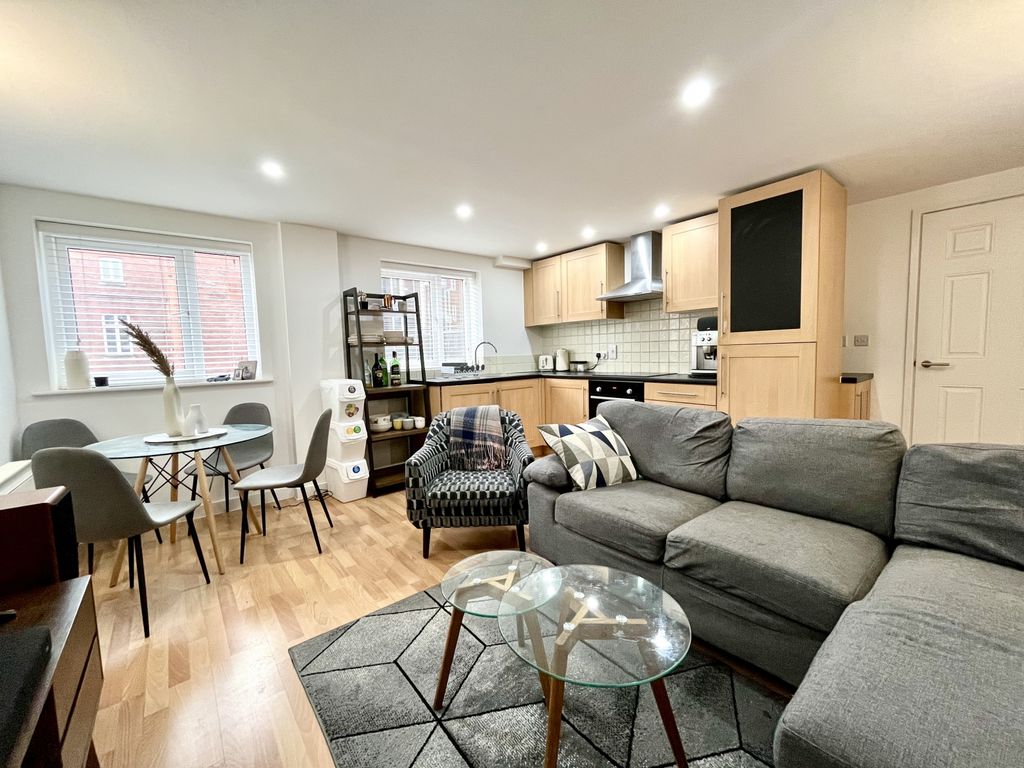 Property photo 2 of 10 Lounge