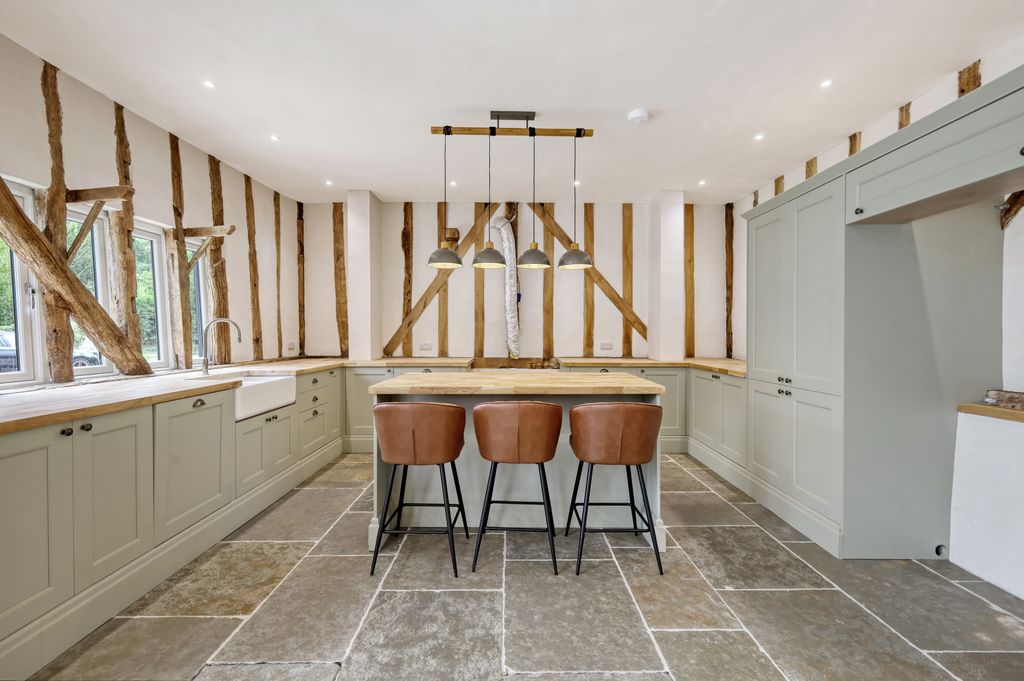 Property photo 2 of 26 Picture No. 53