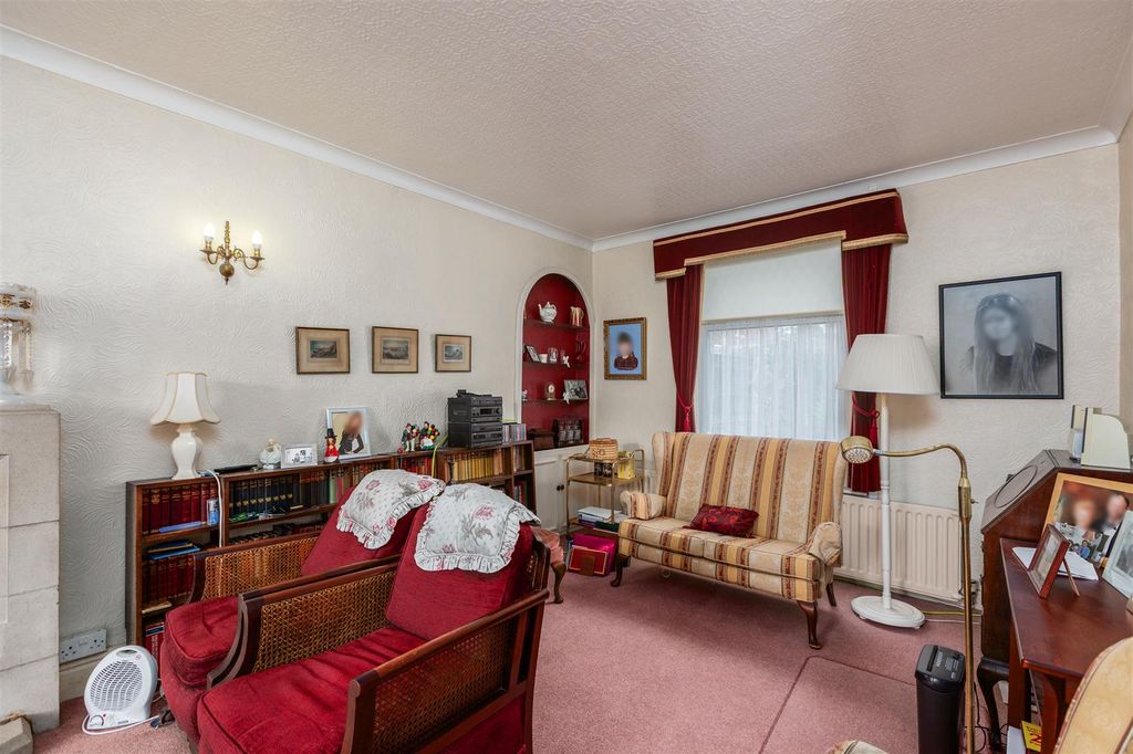 Property photo 3 of 36