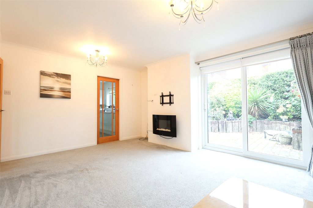 Property photo 3 of 12 Picture No. 32