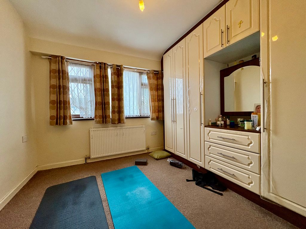 Property photo 3 of 4