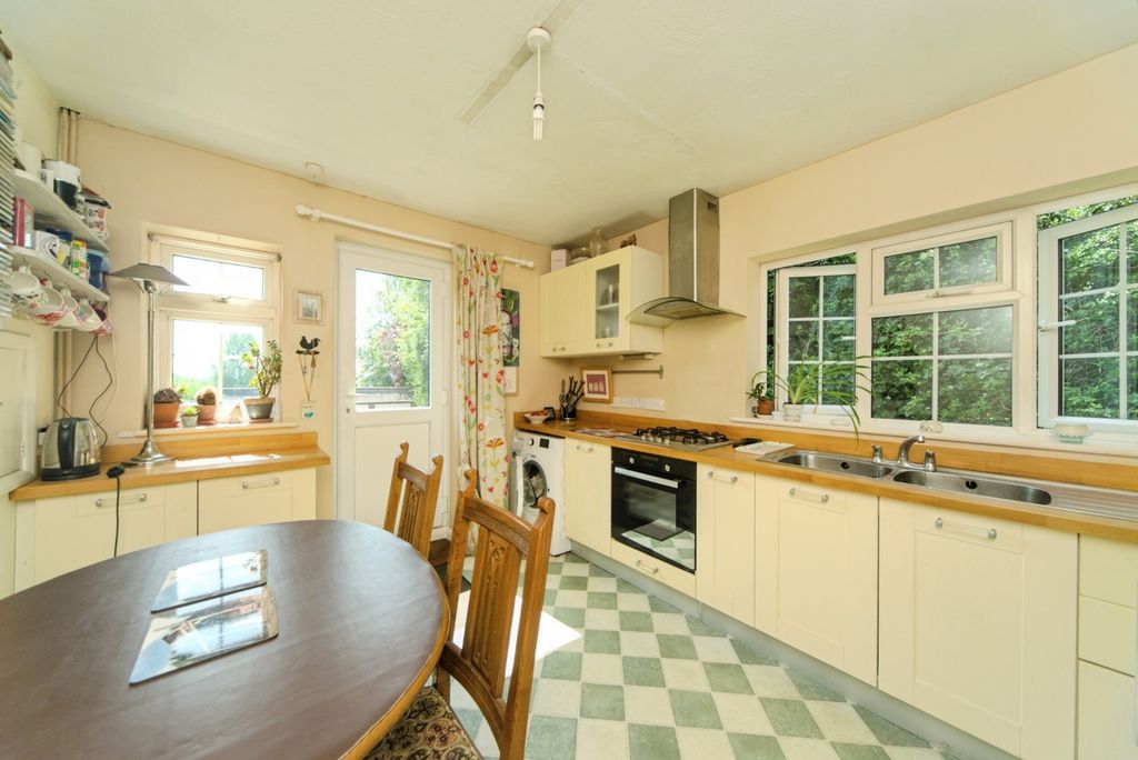 Property photo 3 of 17 Photo