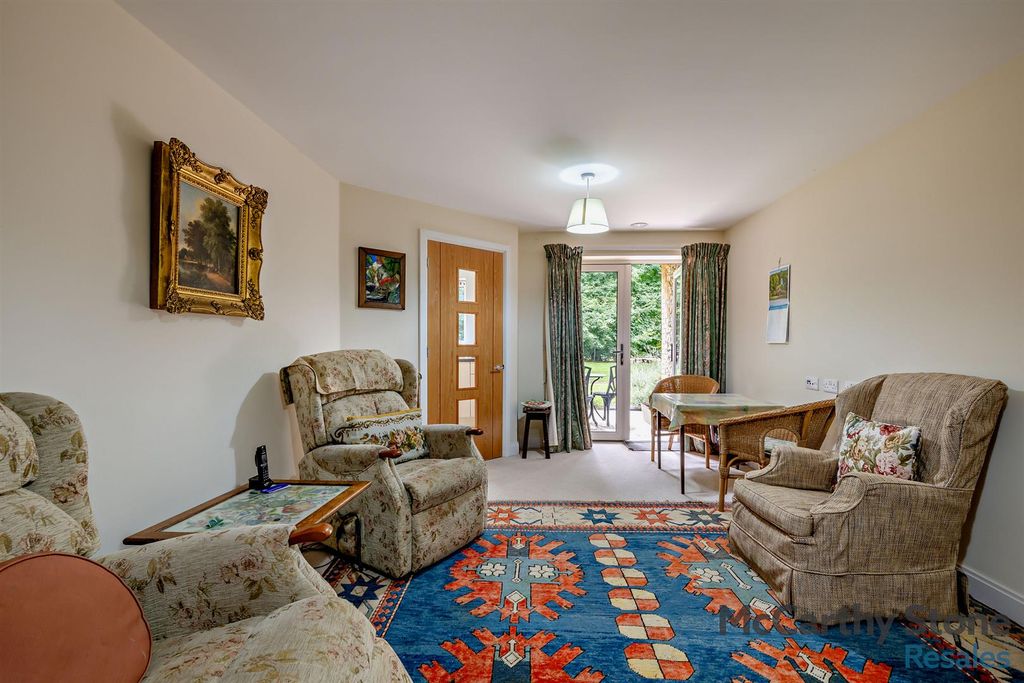 Property photo 3 of 29 8661147-Interior04-800.Jpg