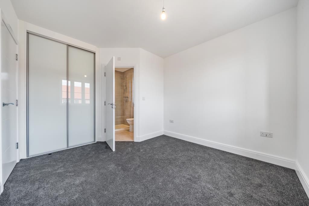 Property photo 1 of 10 Bedroom