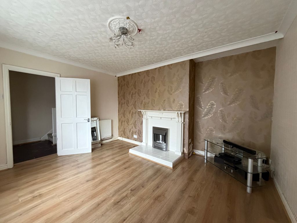 Property photo 2 of 20 Property