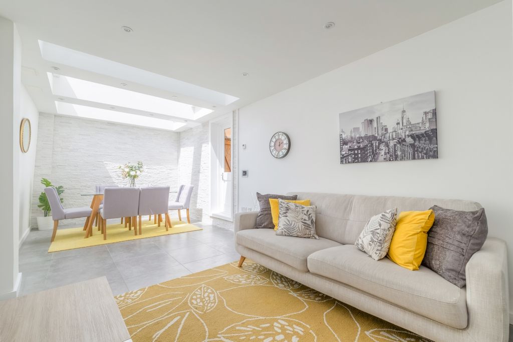 Property photo 1 of 16 Danbury Street