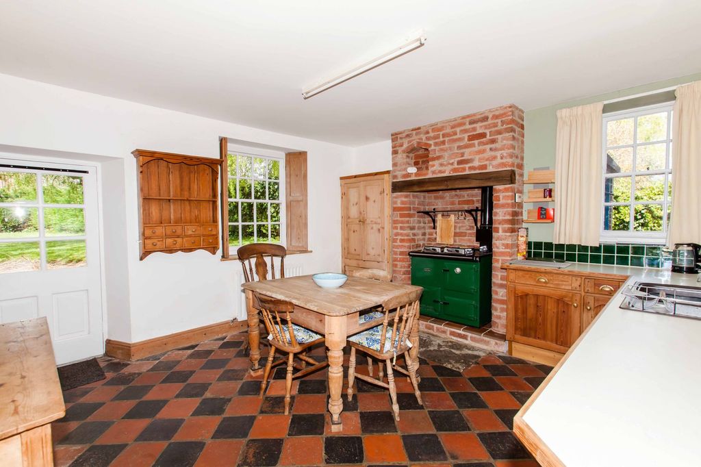 Property photo 2 of 12