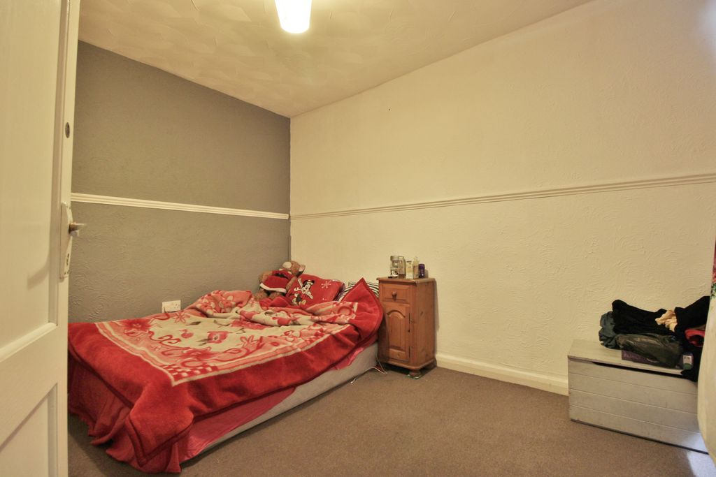 Property photo 3 of 8