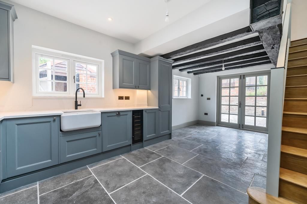 Property photo 3 of 22 Kitchen