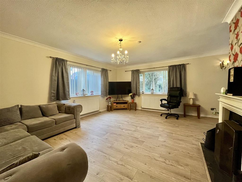 Property photo 2 of 24