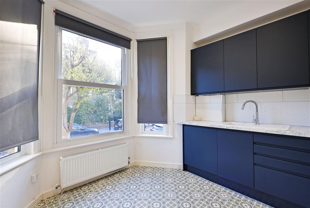Property photo 3 of 6 Kitchen / Diner