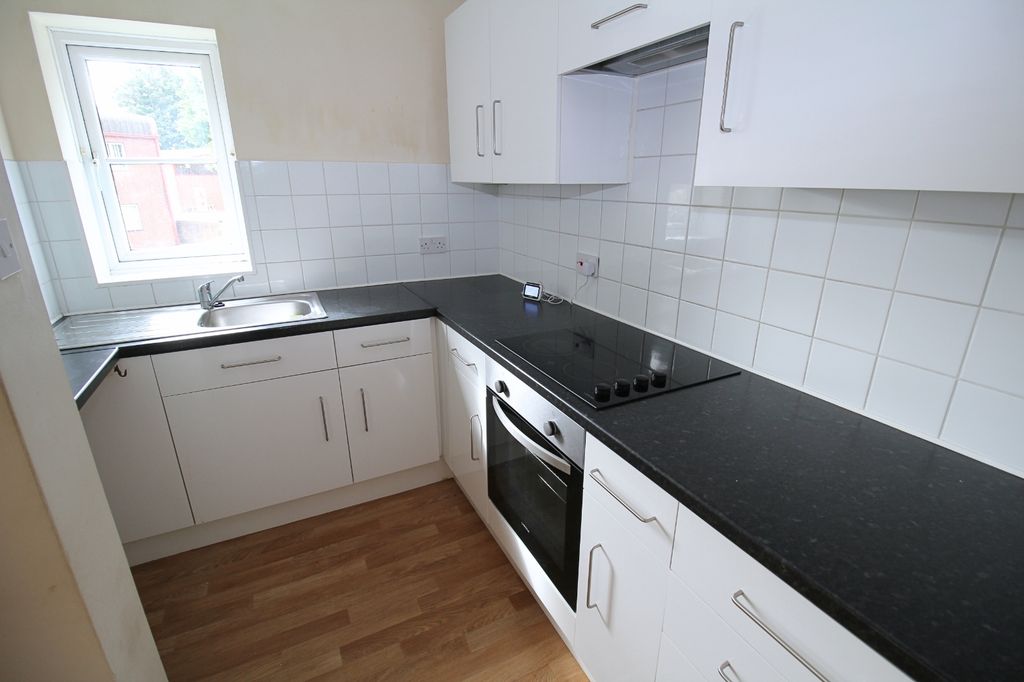 Property photo 2 of 10 Picture No. 21
