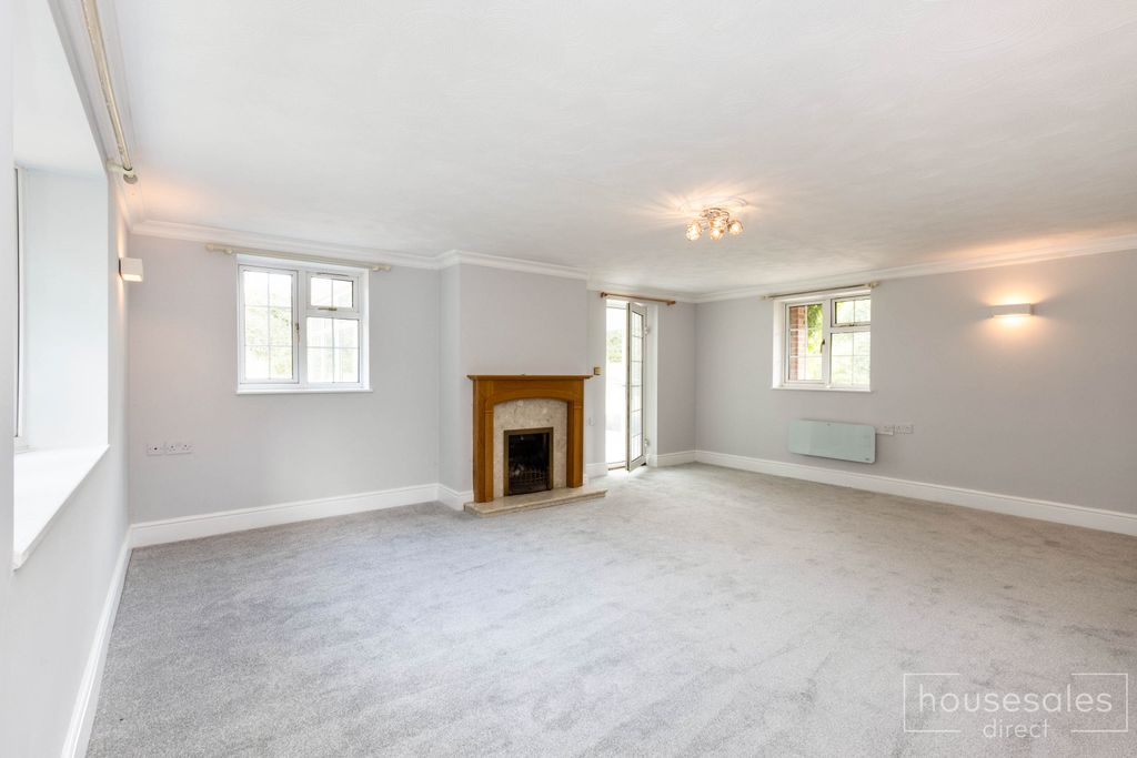 Property photo 3 of 17