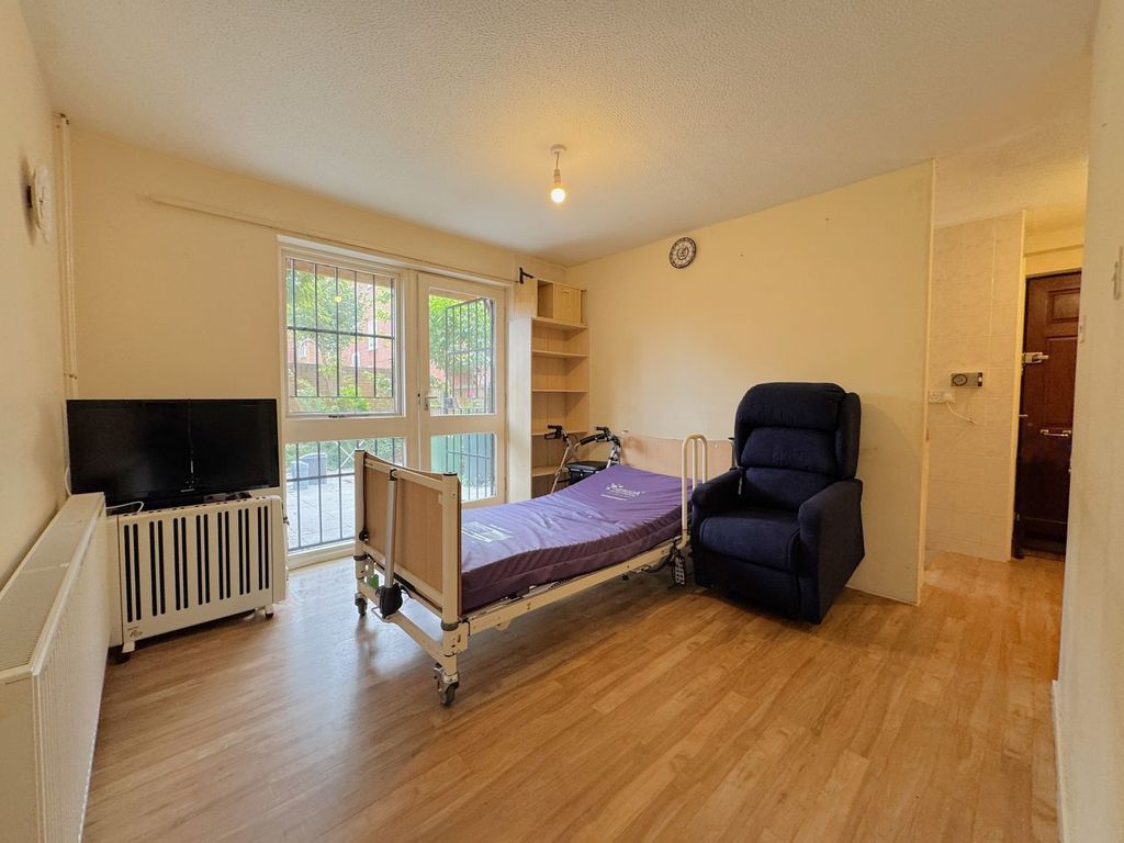 Property photo 3 of 18