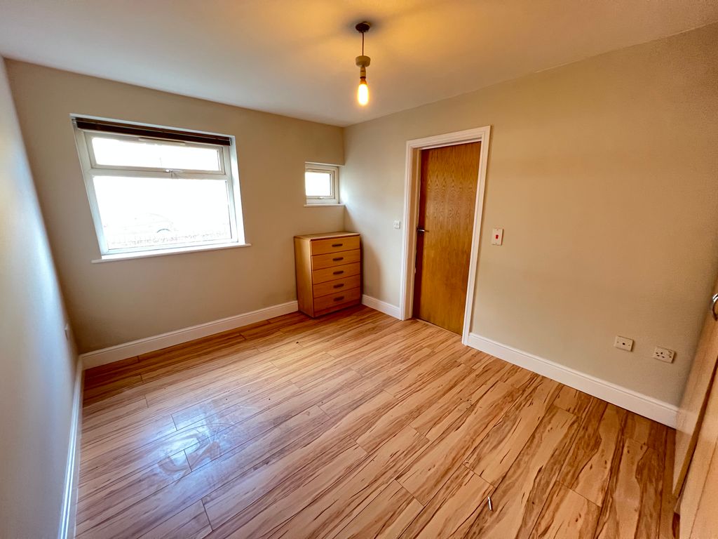 Property photo 2 of 4 Images