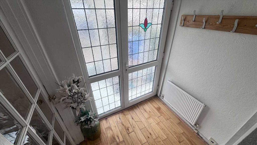 Property photo 3 of 17 Hall