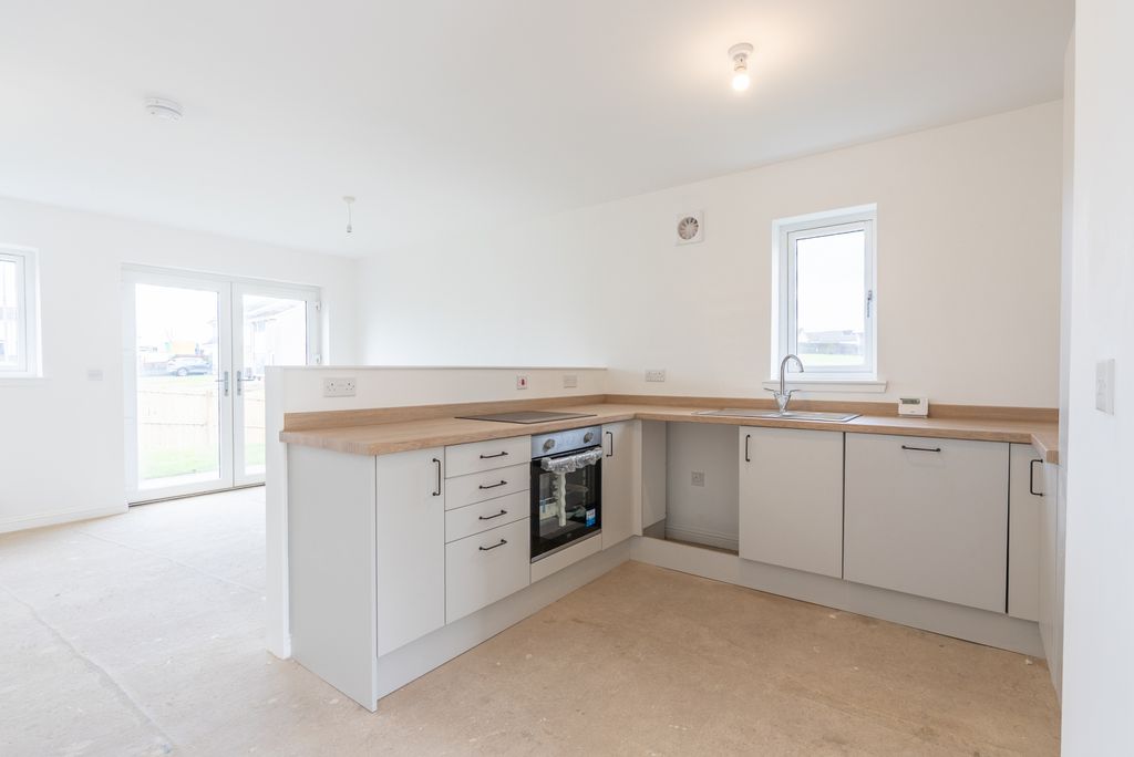 Property photo 3 of 32 Gallery