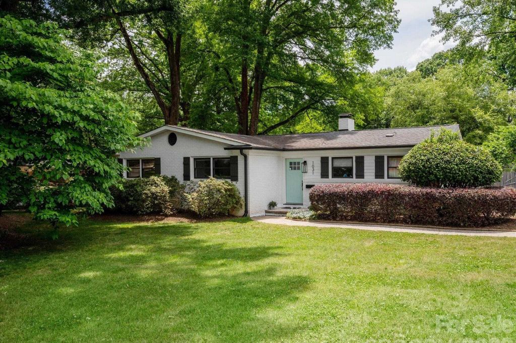 Property photo 1 of 42