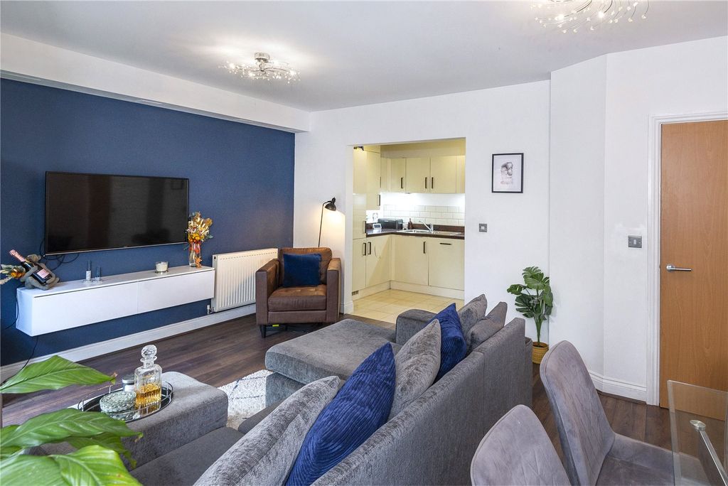 Property photo 1 of 17 Picture No. 06