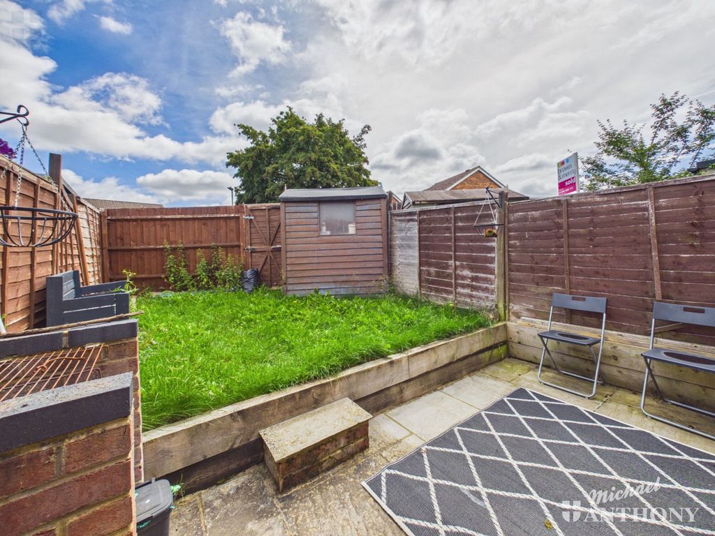 Property photo 3 of 14 Cam03852G0-Pr0702-Still012