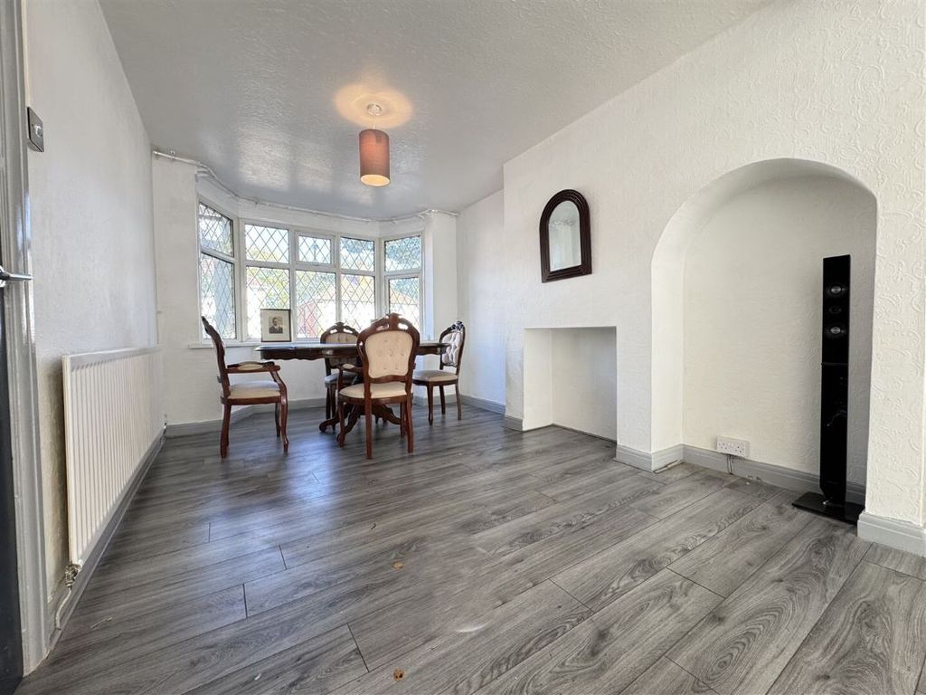 Property photo 3 of 22