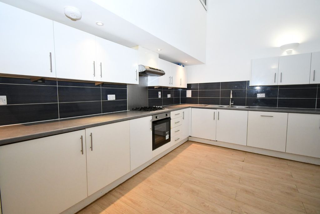 Property photo 2 of 9 4845201