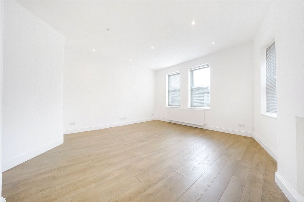 Property photo 2 of 17 Picture No. 37
