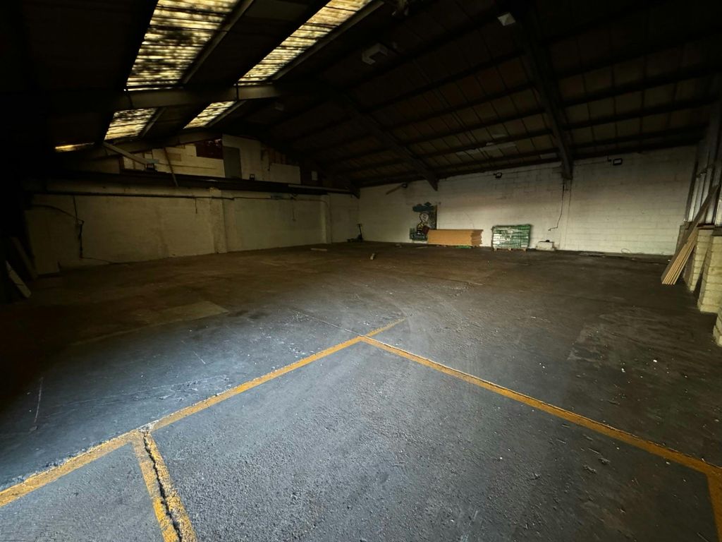 Property photo 2 of 2 37c72ee6-7063-475E-A8E3-3A9002Cbc61F.Jpg