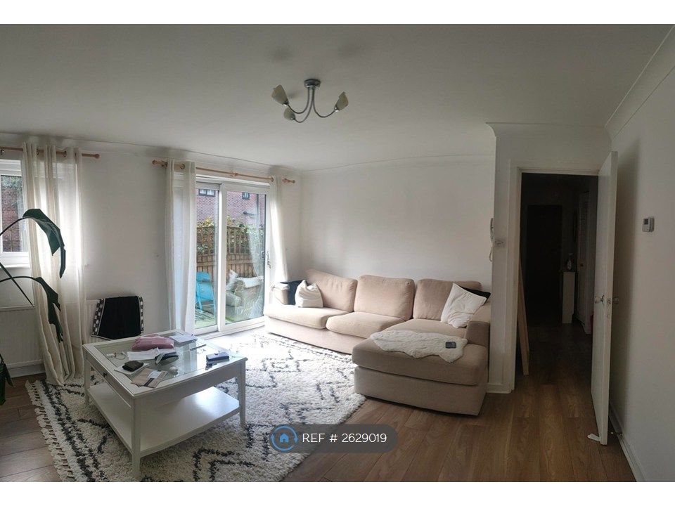 Property photo 1 of 10 Living Room