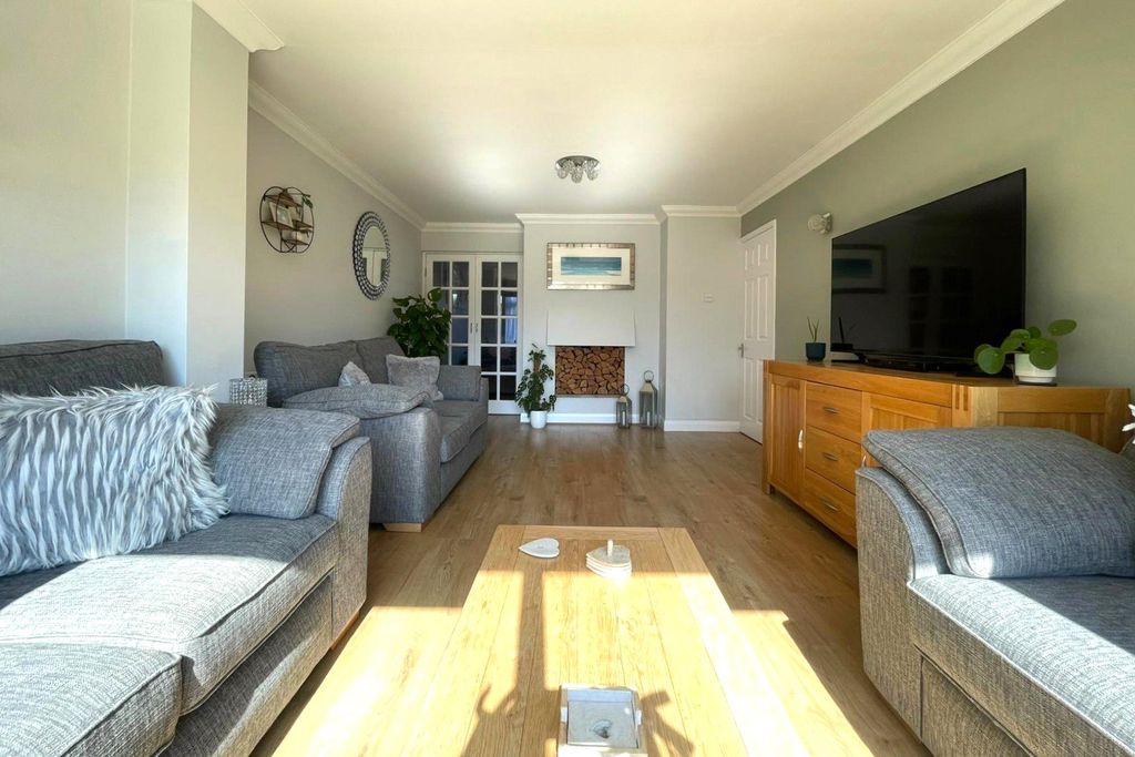 Property photo 2 of 23 Picture No. 31