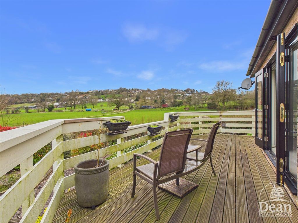 Property photo 2 of 30