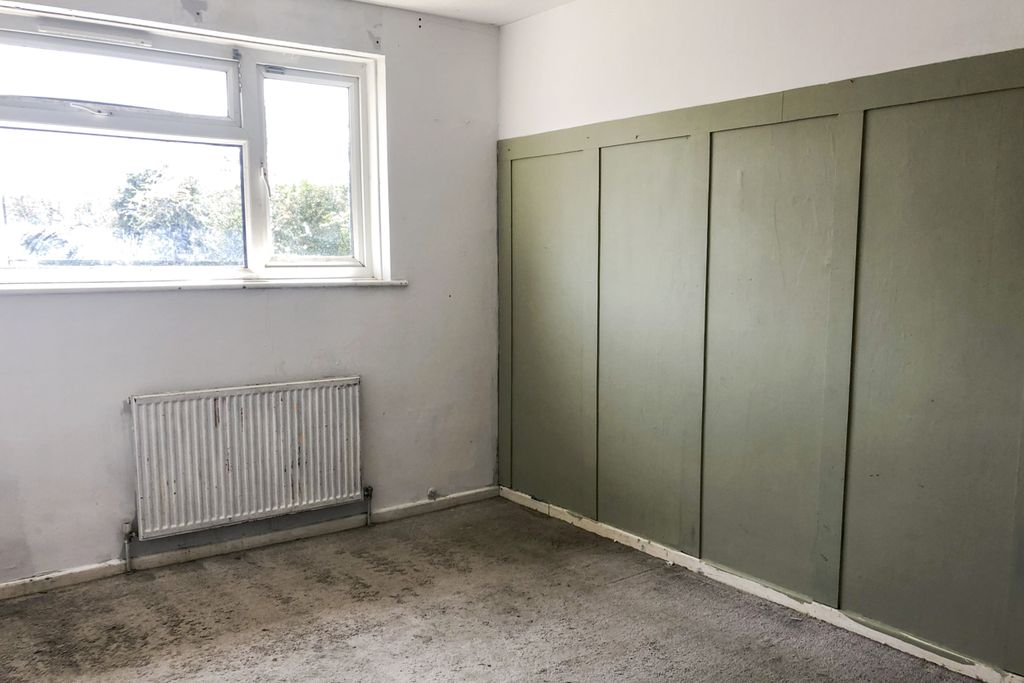 Property photo 3 of 12 235 Gunville Road, Newport, Isle Of Wight, Po30 5Lu