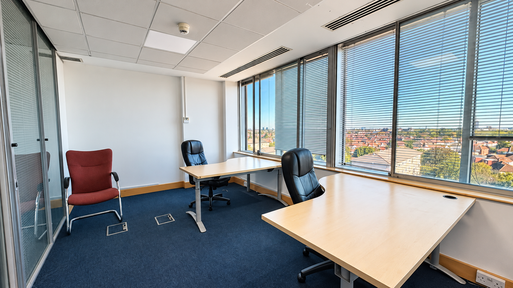 Property photo 3 of 6 Vista Large Office (2)