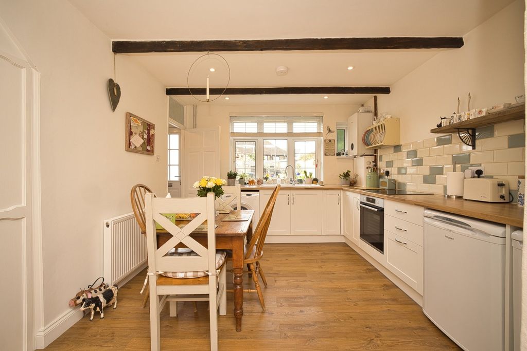 Property photo 3 of 14 Picture 3