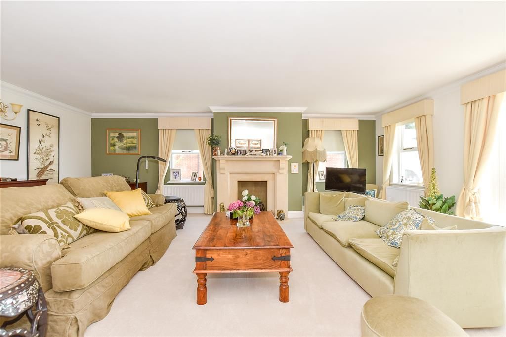Property photo 3 of 16 Living Room